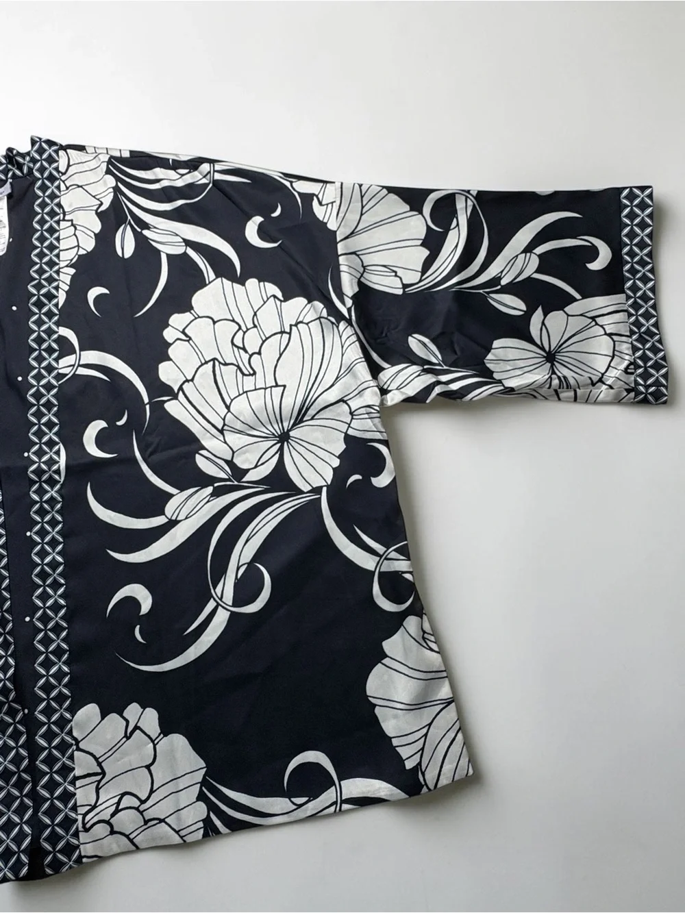 Chico's Reversible Black & White Floral Polka Dot Kimono Jacket Size L/XL - Picture 5 of 8
